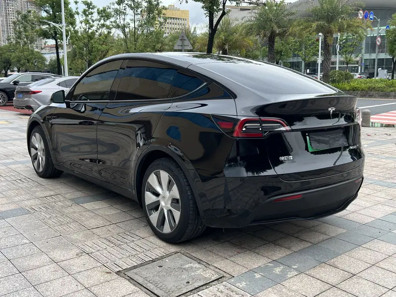 Tesla Model Y — фото 4