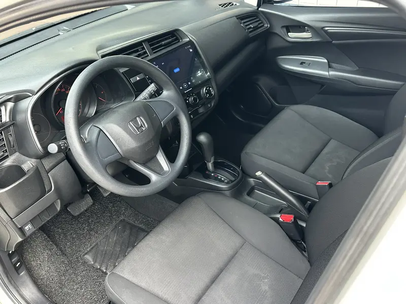 Honda Fit — фото 8