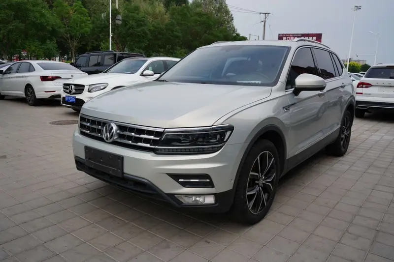 Volkswagen Tiguan L — фото 1