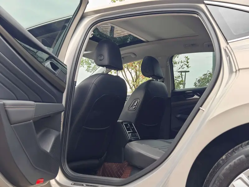Volkswagen Passat — фото 8