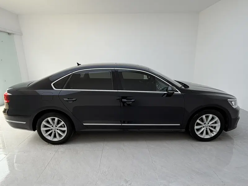 Volkswagen Passat — фото 8