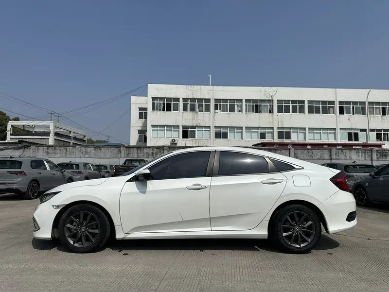 Honda Civic 180TURBO CVT VI — фото 3