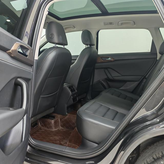 Volkswagen Tuyue id 4392134 из Китая 12