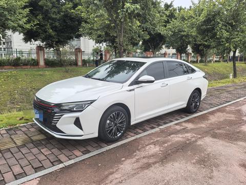 Dongfeng Aeolus Yixuan MAX