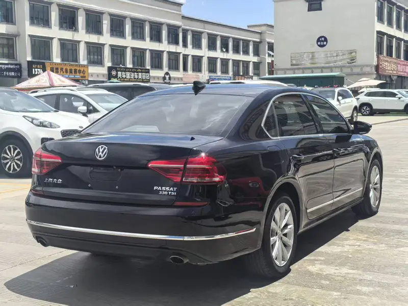 Volkswagen Passat — фото 6