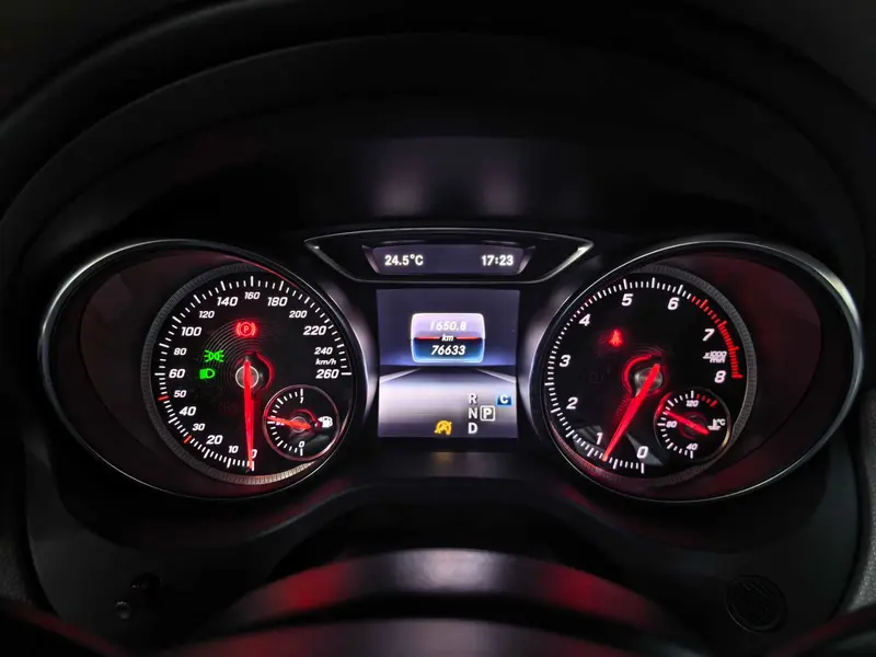 Mercedes-Benz CLA 200 динамик — фото 8