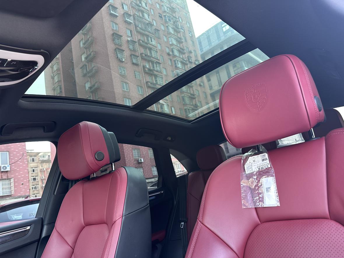 Porsche Macan: фотография 11 из 15
