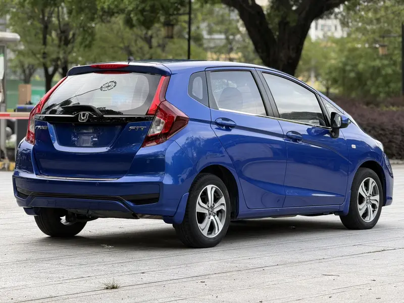 Honda Fit — фото 7