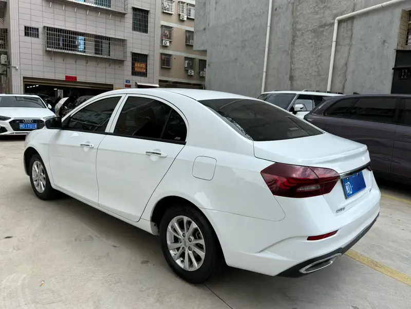 Geely Emgrand UP 1.5L CVT — фото 4