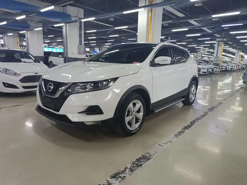 Nissan Qashqai — фото 1