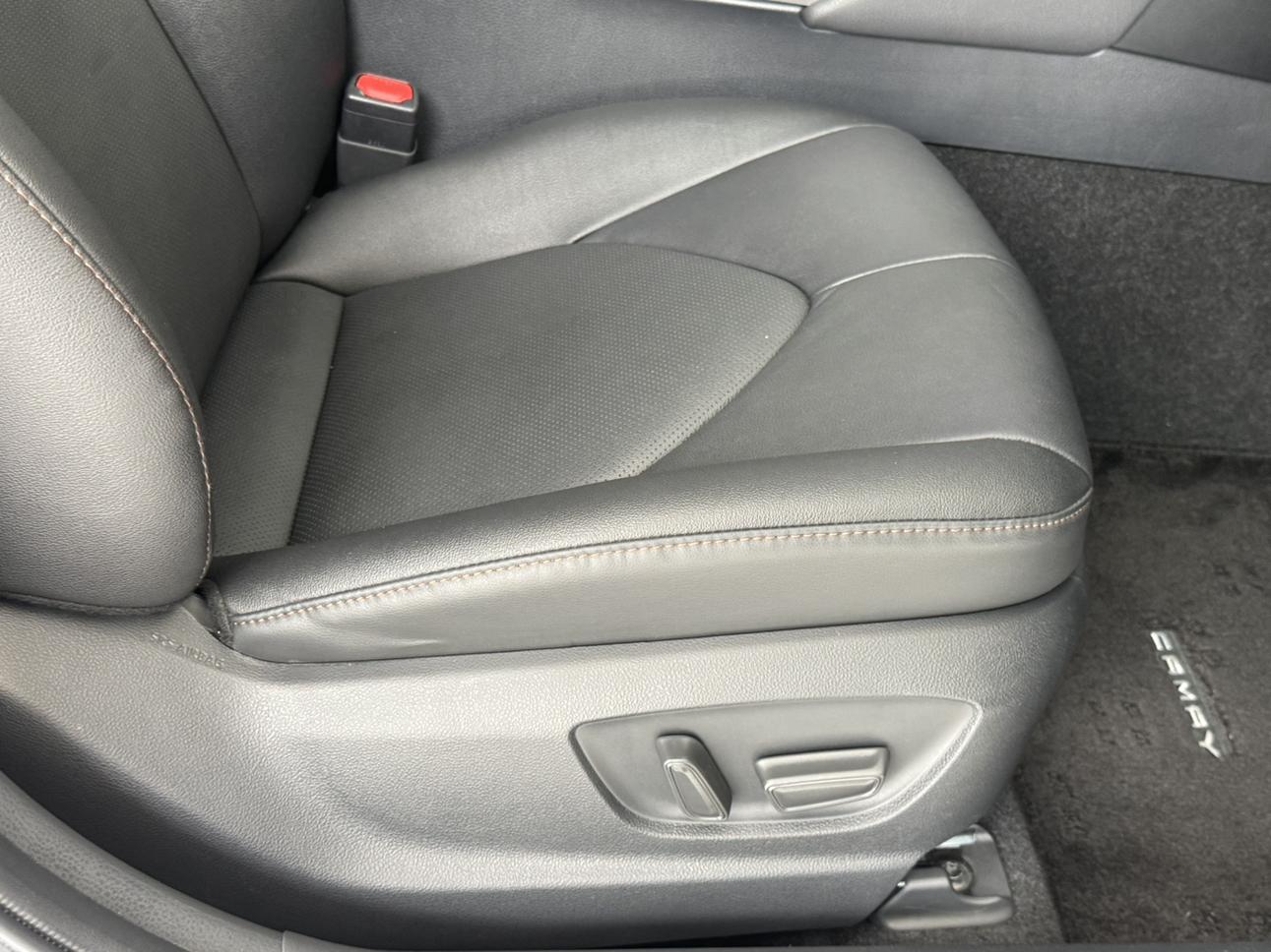 Toyota Camry: фотография 19 из 27