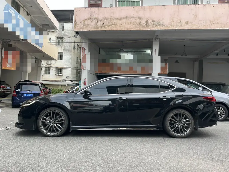 Toyota Camry гибрид 2.5HXS PLUS — фото 4