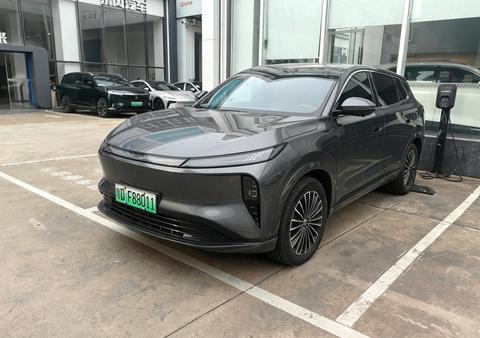 Dongfeng Aeolus L8 PHEV