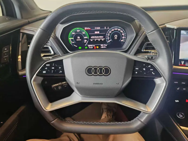 Audi Q4 e-tron — фото 10