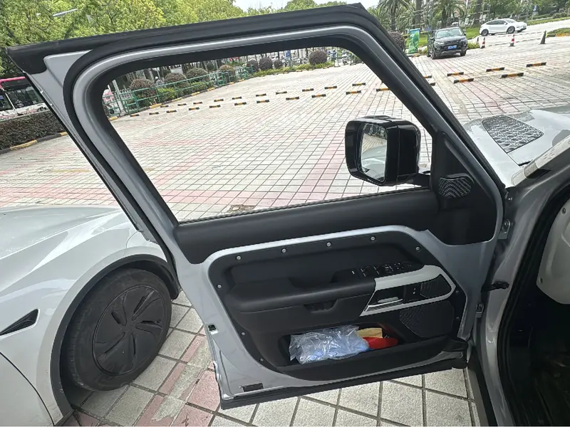 Land Rover Defender — фото 16