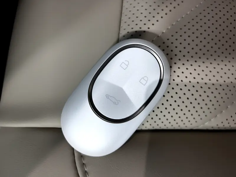 NIO ET 5 T 100k Wh — фото 13