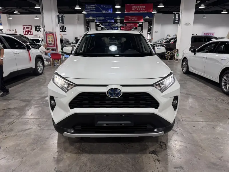 Toyota RAV 4 2.5 L CVT 2 WD Elite — фото 2