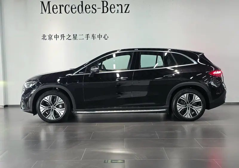 Mercedes-Benz EQE SUV — фото 2