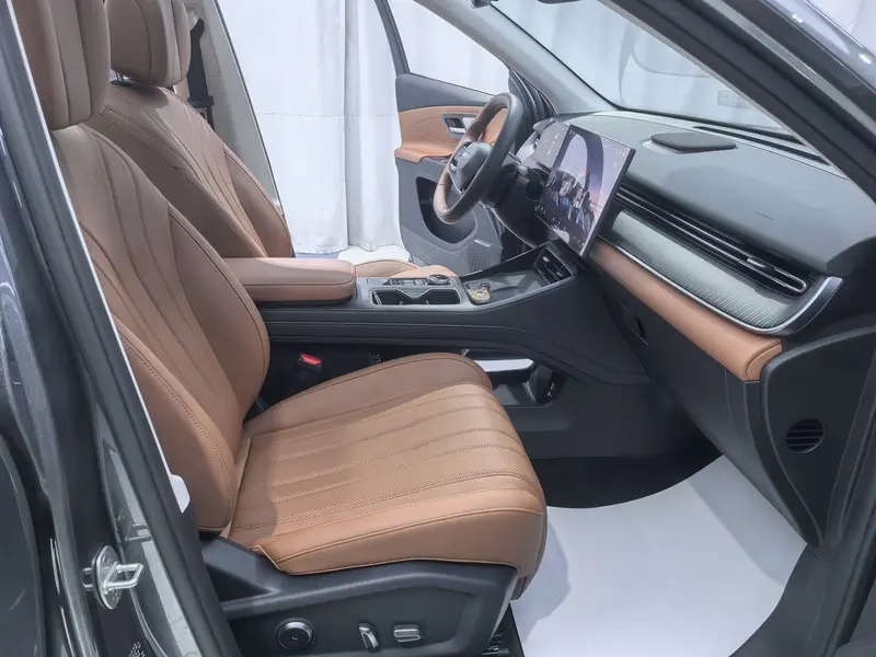 Chery Tiggo 8 — фото 12