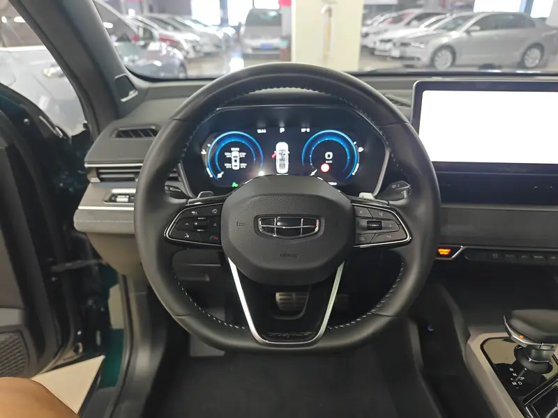 Geely Preface 2.0T — фото 7