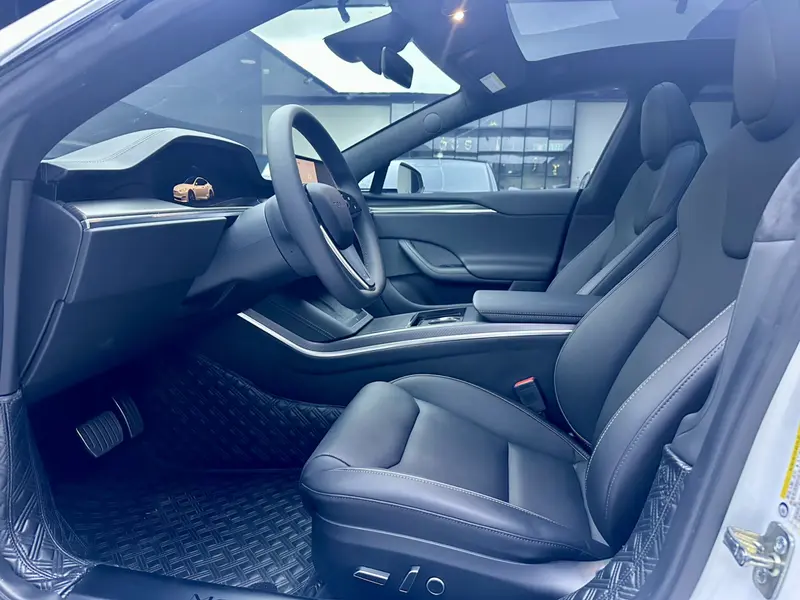 Tesla Model S Plaid — фото 9