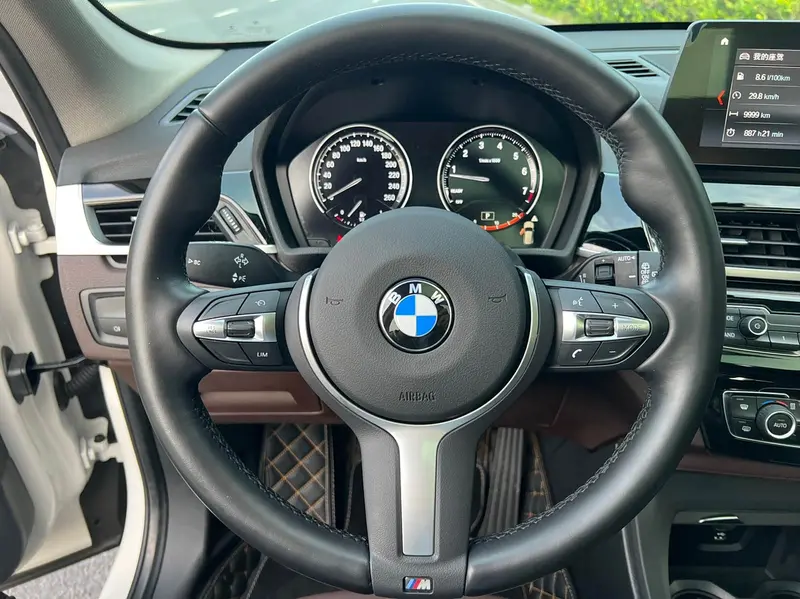 BMW X1 — фото 9