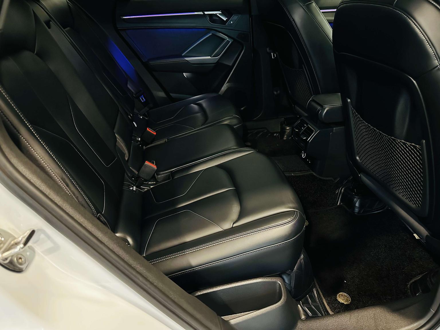 Audi Q3: фотография 8 из 16
