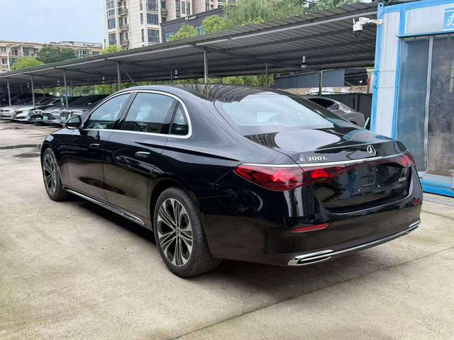 Mercedes-Benz E-class id 4387266 из Китая 19
