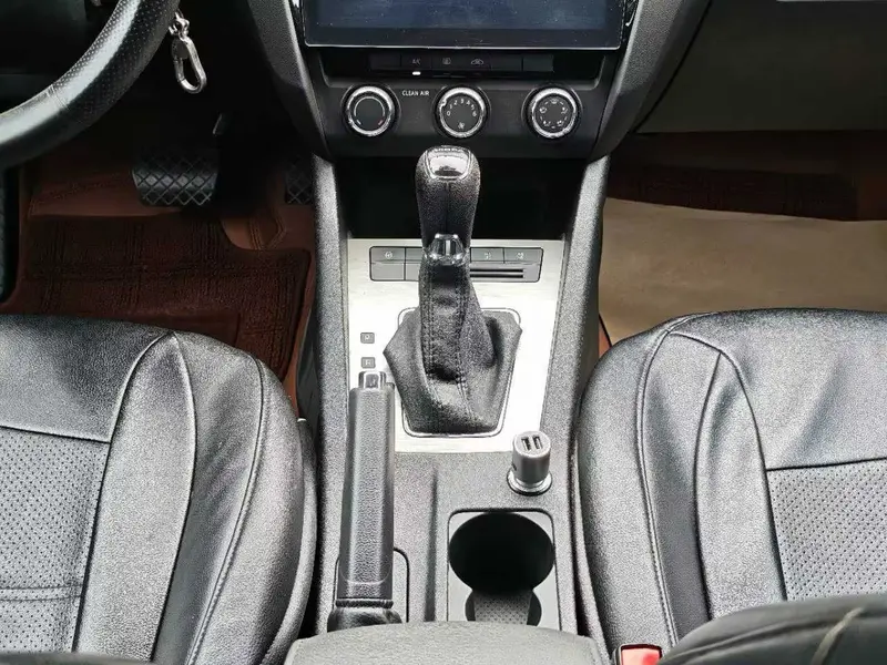 Skoda Octavia — фото 16