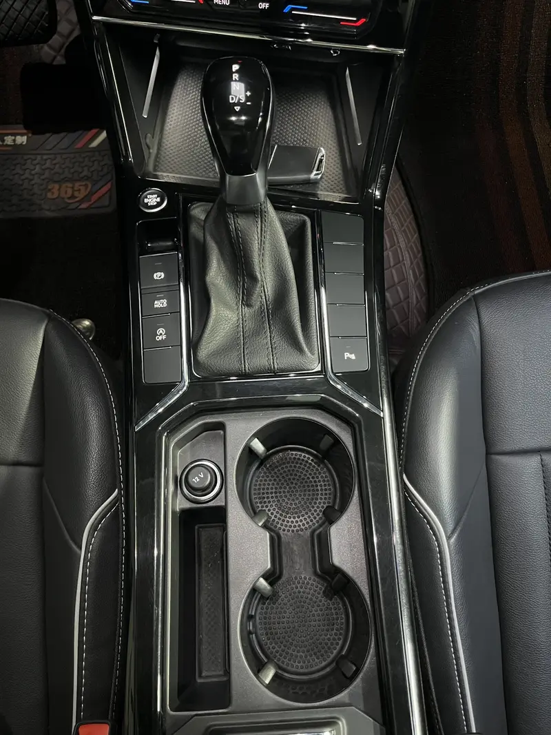 Volkswagen Passat — фото 15
