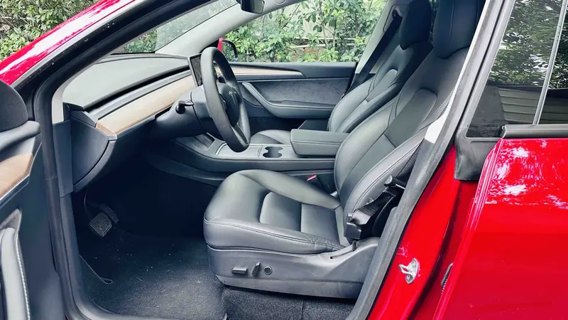 Tesla Model Y — фото 11