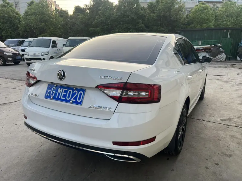 Skoda Octavia — фото 7