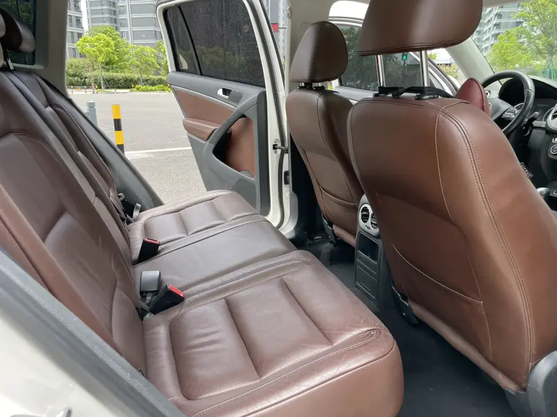 Volkswagen Tiguan — фото 12