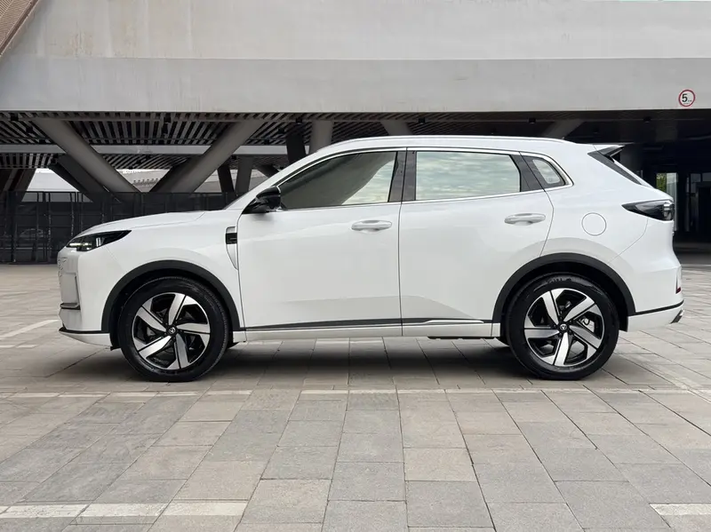 Changan CS 55 PLUS 1.5 T DCT Premium — фото 4