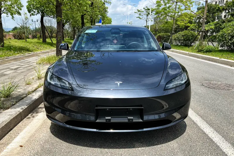 Tesla Model 3 задний привод — фото 2