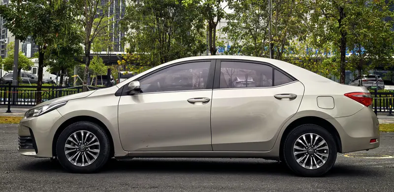 Toyota Corolla — фото 4