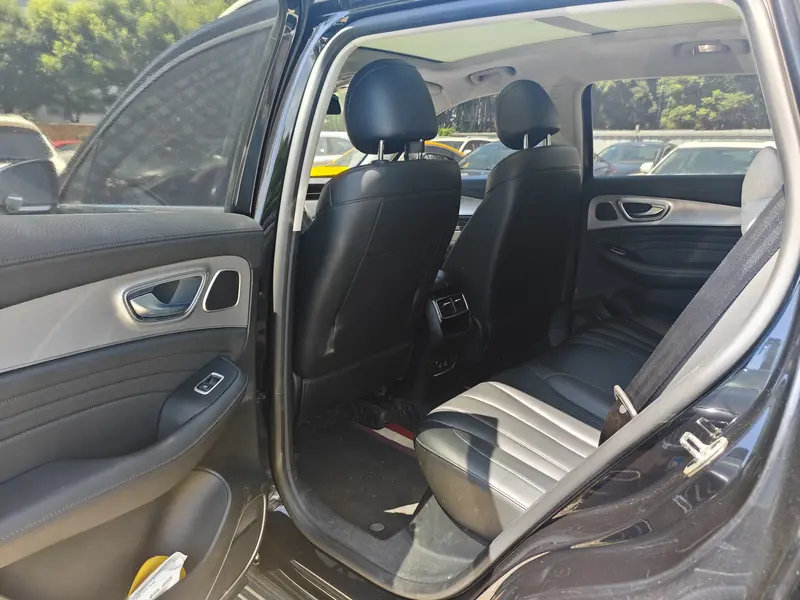 Roewe RX5 MAX — фото 10