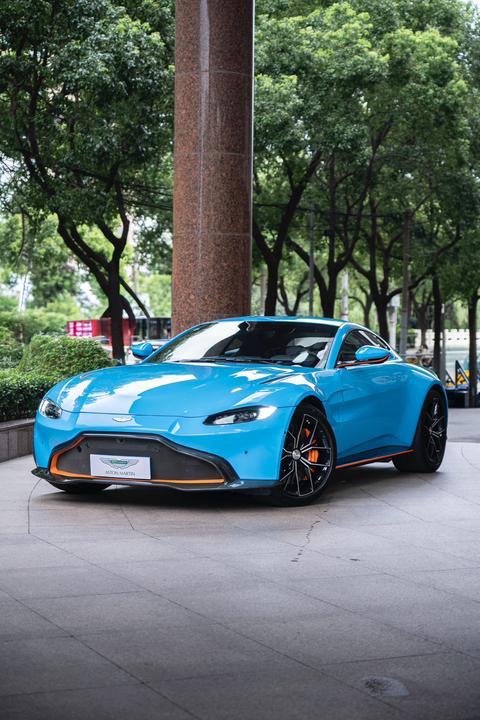 Aston Martin Vantage