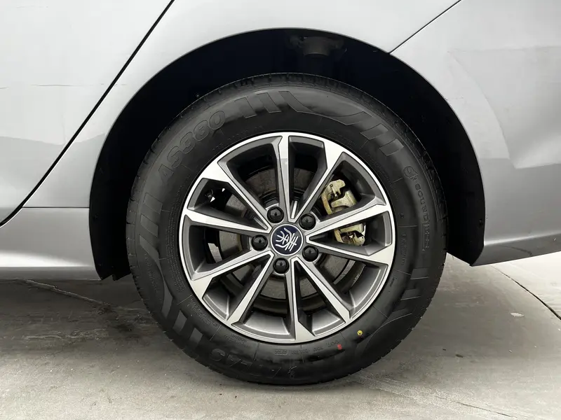 BYD Qin Plus — фото 11