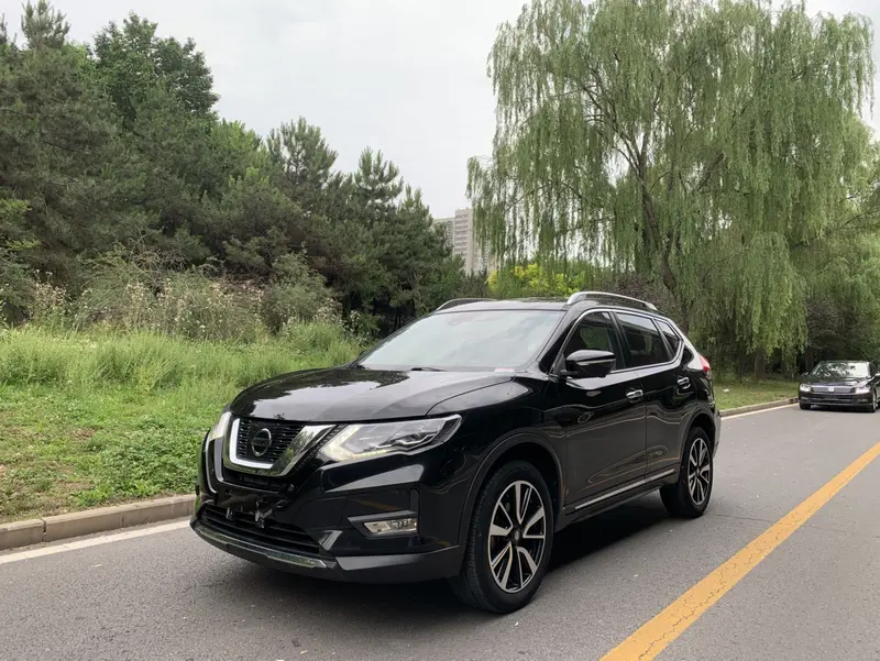 Nissan X-Trail — фото 1