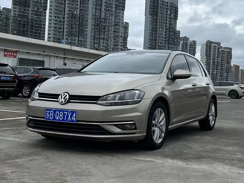 Volkswagen Golf 1.6 L AT Comfort