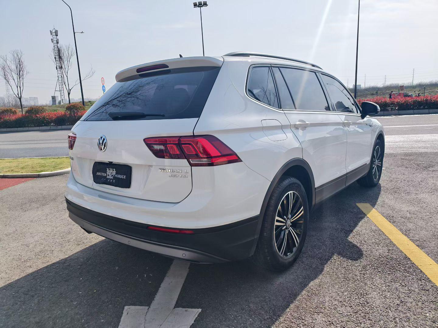 Volkswagen Tiguan L L 2019 330TSI AT VI