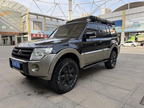 Mitsubishi Pajero (Import)
