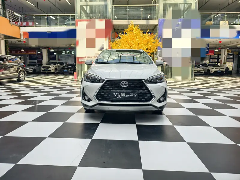 Toyota Yaris L — фото 2
