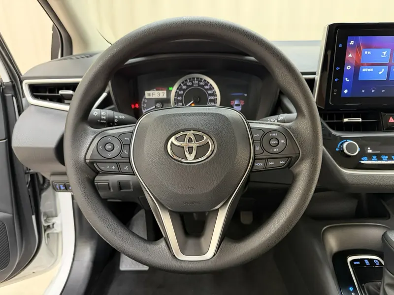 Toyota Corolla — фото 11