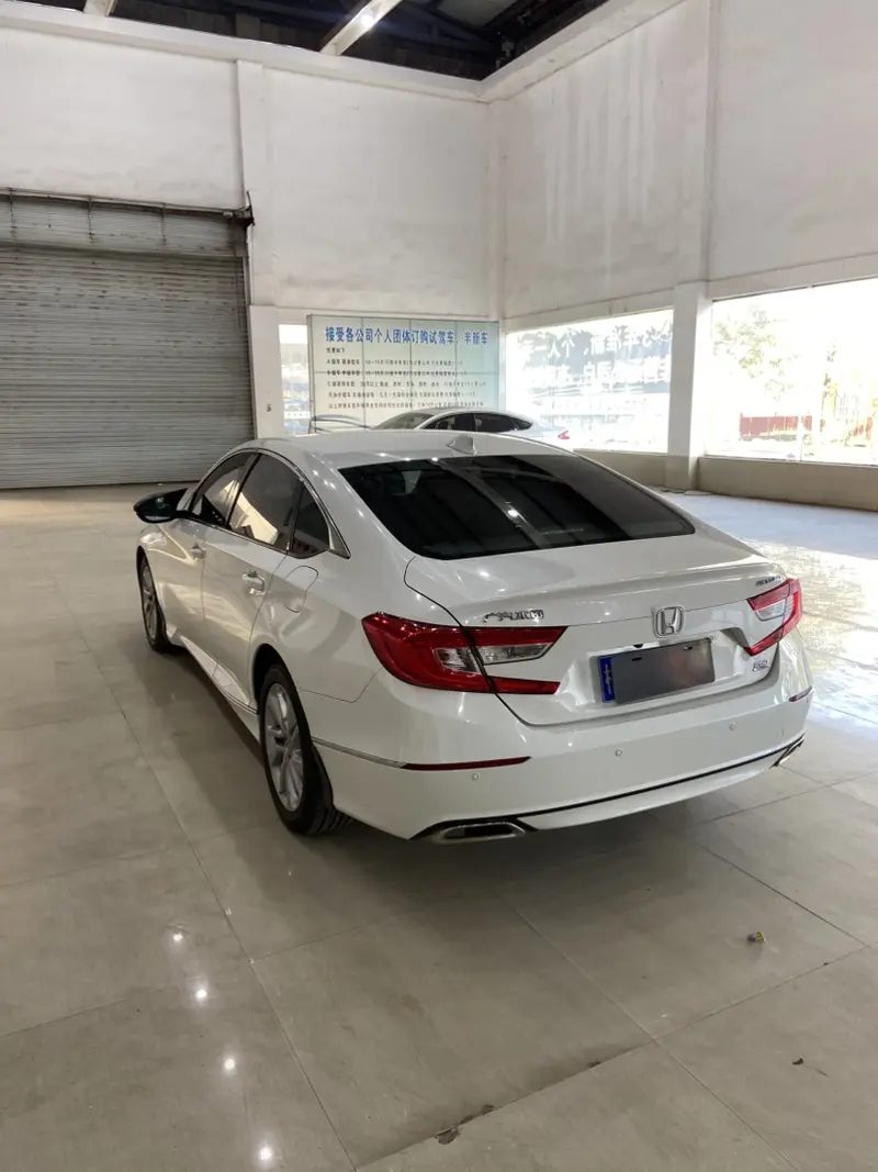 Honda Accord — фото 4