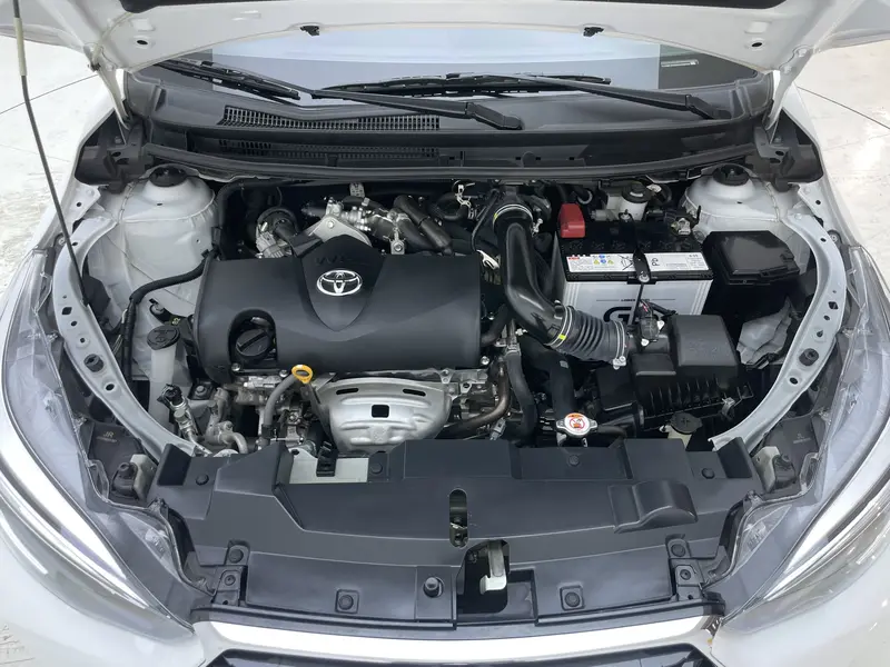 Toyota Yaris L — фото 11