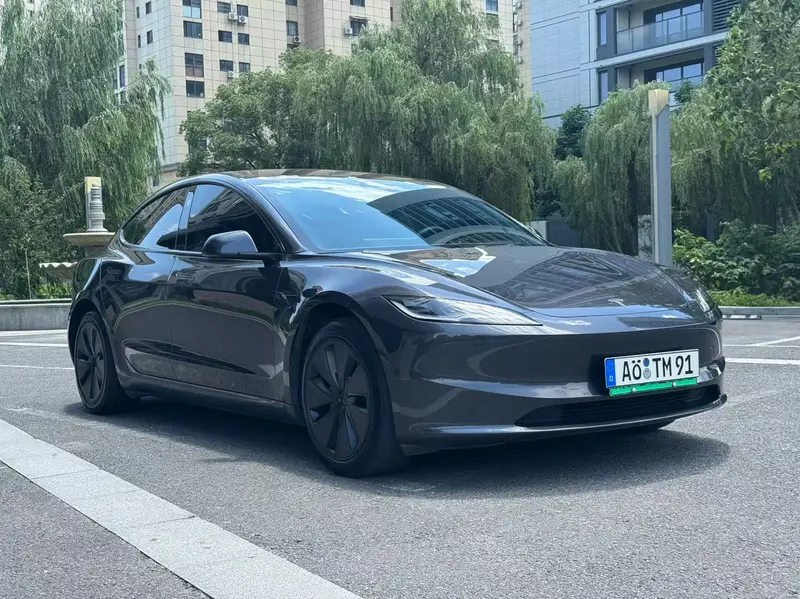 Tesla Model 3 — фото 3