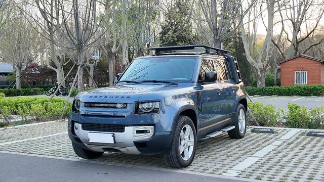 Land Rover Defender - фото 1