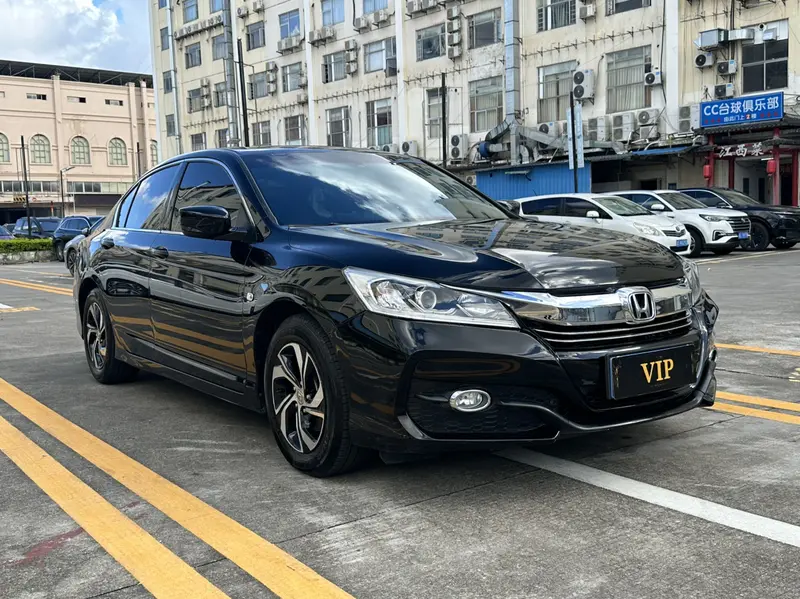 Honda Accord — фото 3